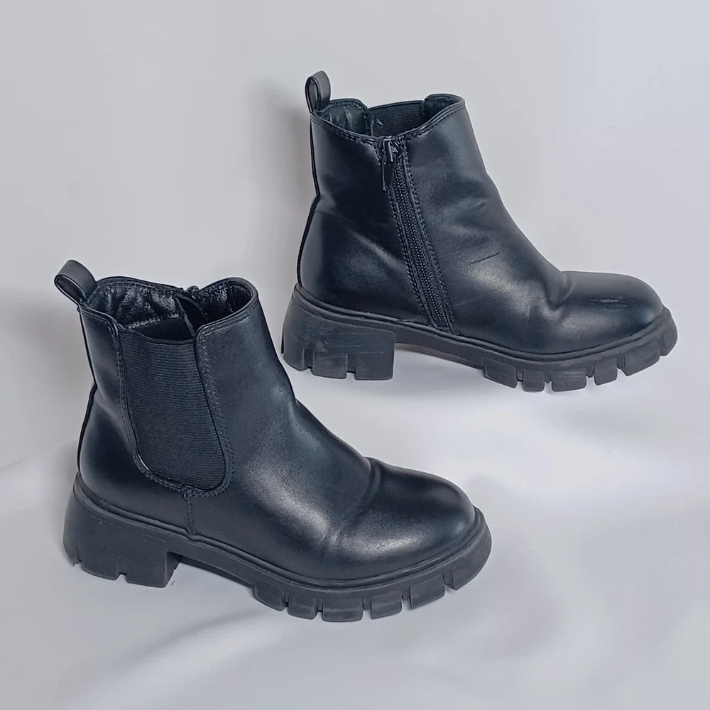 MIA Girls Size 1M Black Faux Leather Ankle Boots Lug Sole Zip Closure Pull Tab